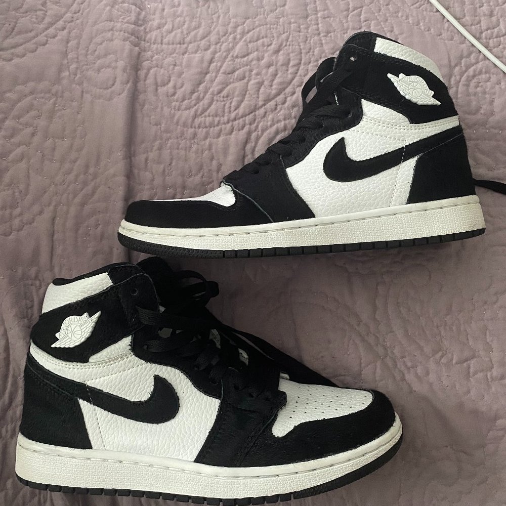 - Air Jordan 1 retro twist